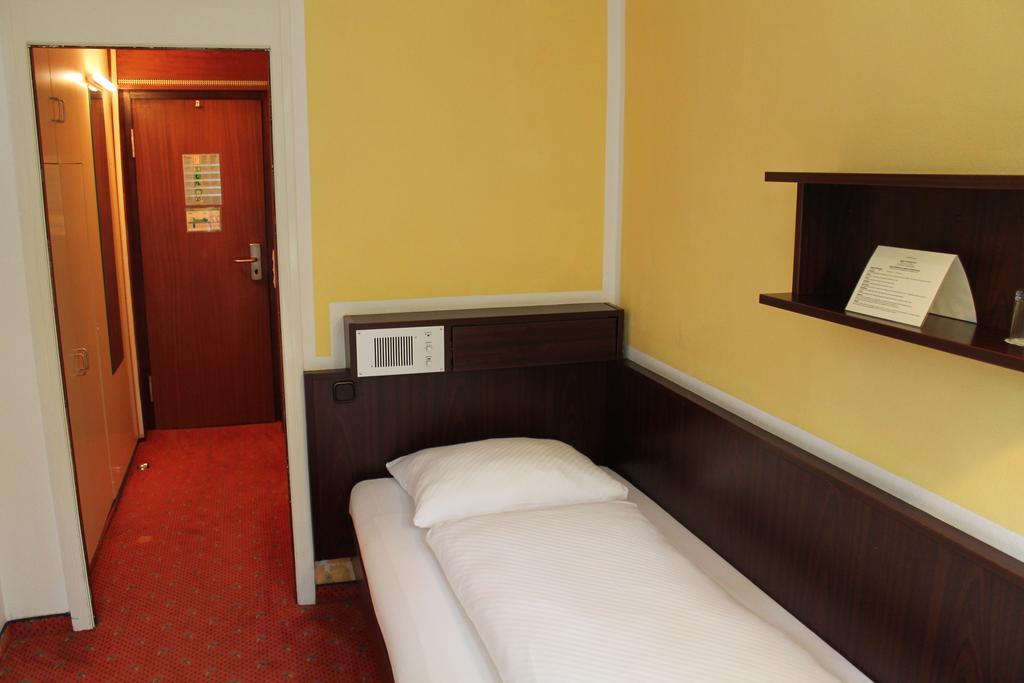 Berghotel Hamburg Blick Екстериор снимка